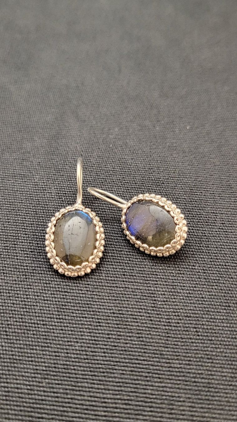Boucles d'oreille: Silber-Ohrhänger mit Labradorit – D'occasion à Basel par spinne02