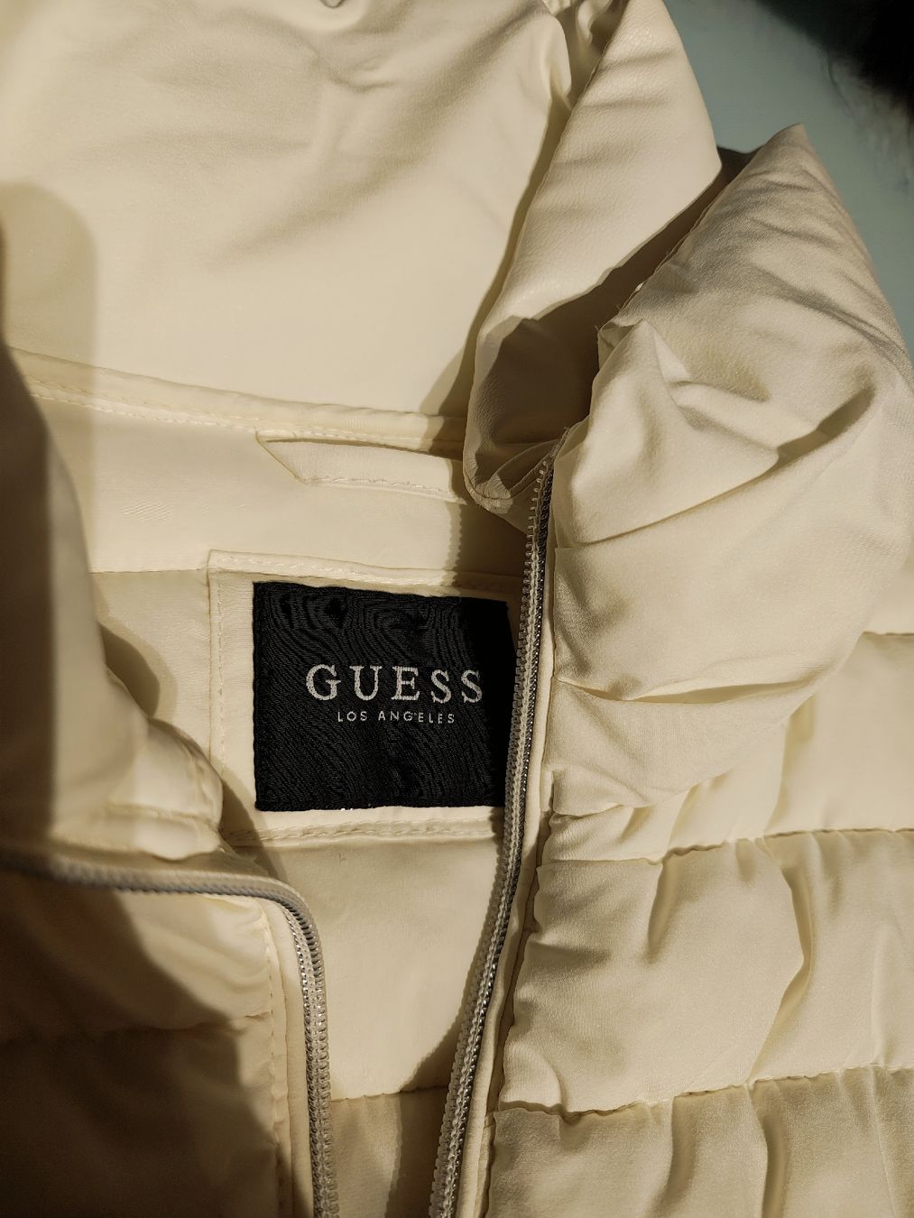 Guess Jacken: Steppjacke Guess weiss Grösse S Stretch  – Gebraucht aus Fislisbach von Sandy86 2