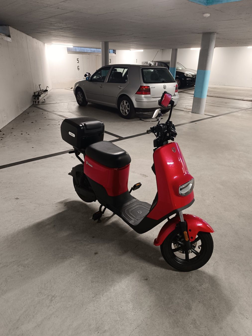 Yadea Scooters: Yadea DE3 Elektroroller – D'occasion à Ottikon par PiloniFive 2