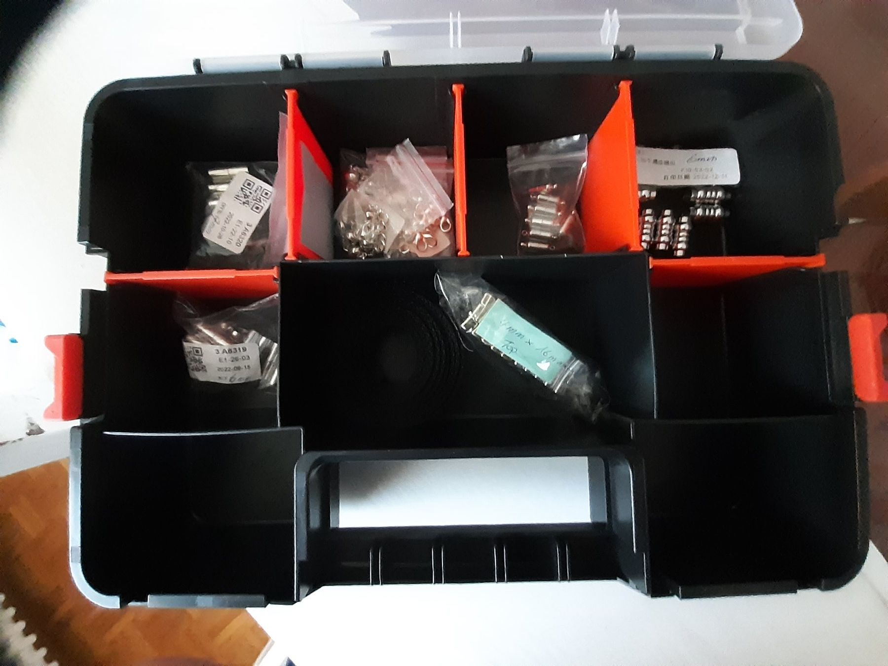Kit bricolage: Magnetverschlüsse 83 Stück Sortiment im Koffer 2 – Nuovo (secondo la descrizione) da Domat-Ems venduto da nugipuff 1