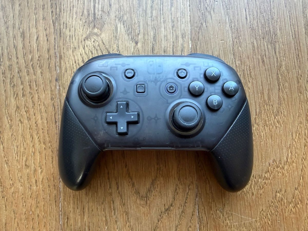 Nintendo Controller: Pro Controller / schwarz / ohne Kabel / Nintendo Switch 1 – Usato da Läufelfingen venduto da Seraphim13