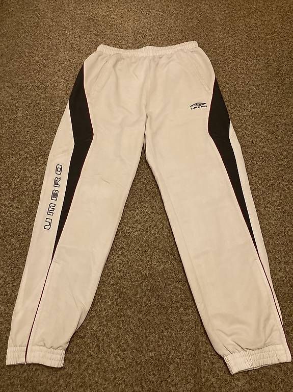 Pantaloni: Bas de survêtement blanc Umbro – Usato da Genève venduto da Gregzy