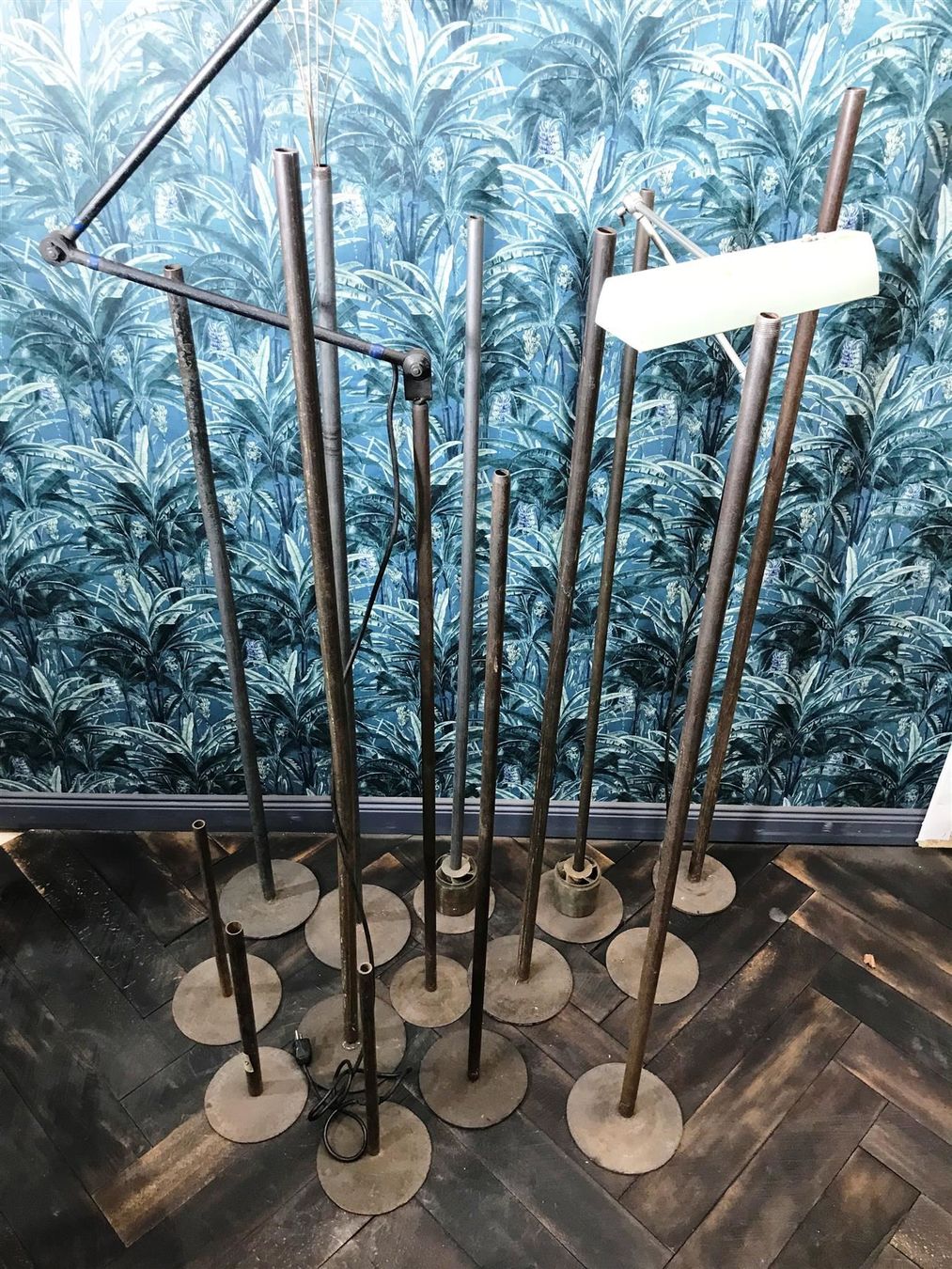 Sonstige Dekorationen & Accessoires: Lampensockel Upcycling Ständer Halter – Gebraucht aus Laufenburg von industrial-silence 1