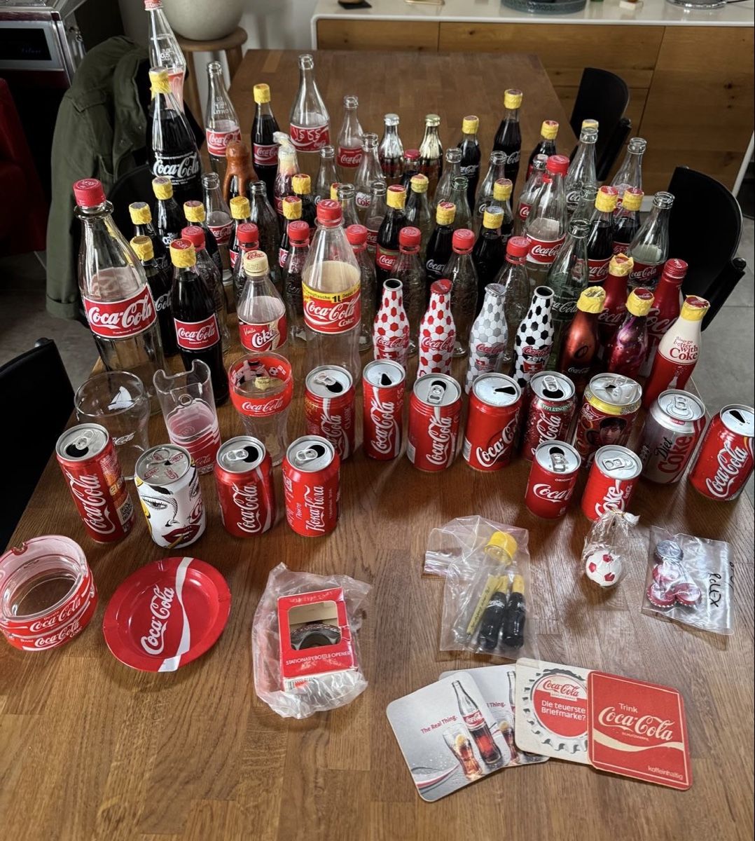 Coca-Cola Tutte le decorazioni: Coca-Cola Sammlung: Flaschen, Dosen & Accessoires - Vintage – Usato da Menziken venduto da Giulietta1