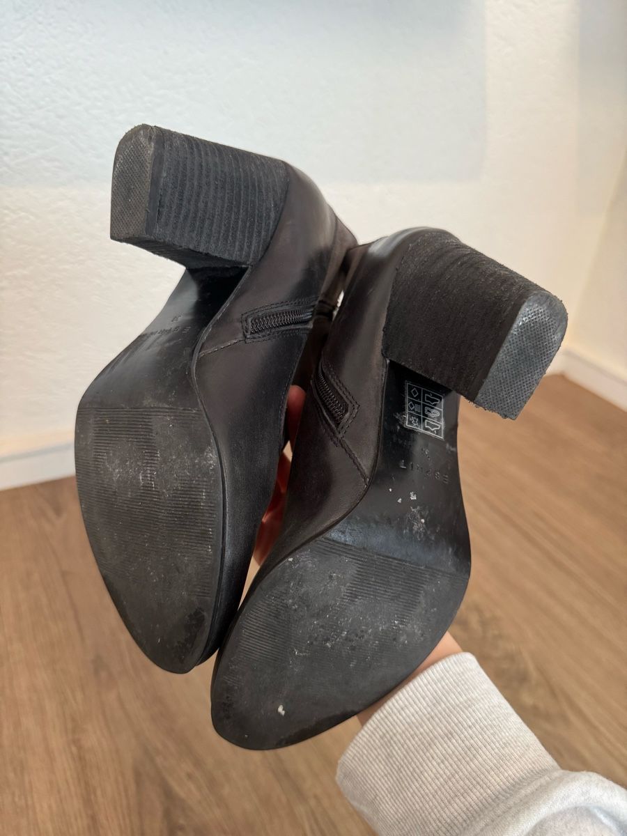 Esprit Scarpe da donna: Esprit Stiefelette Leder Gr. 38 – Usato da Fislisbach venduto da KolibriSecondhand 1
