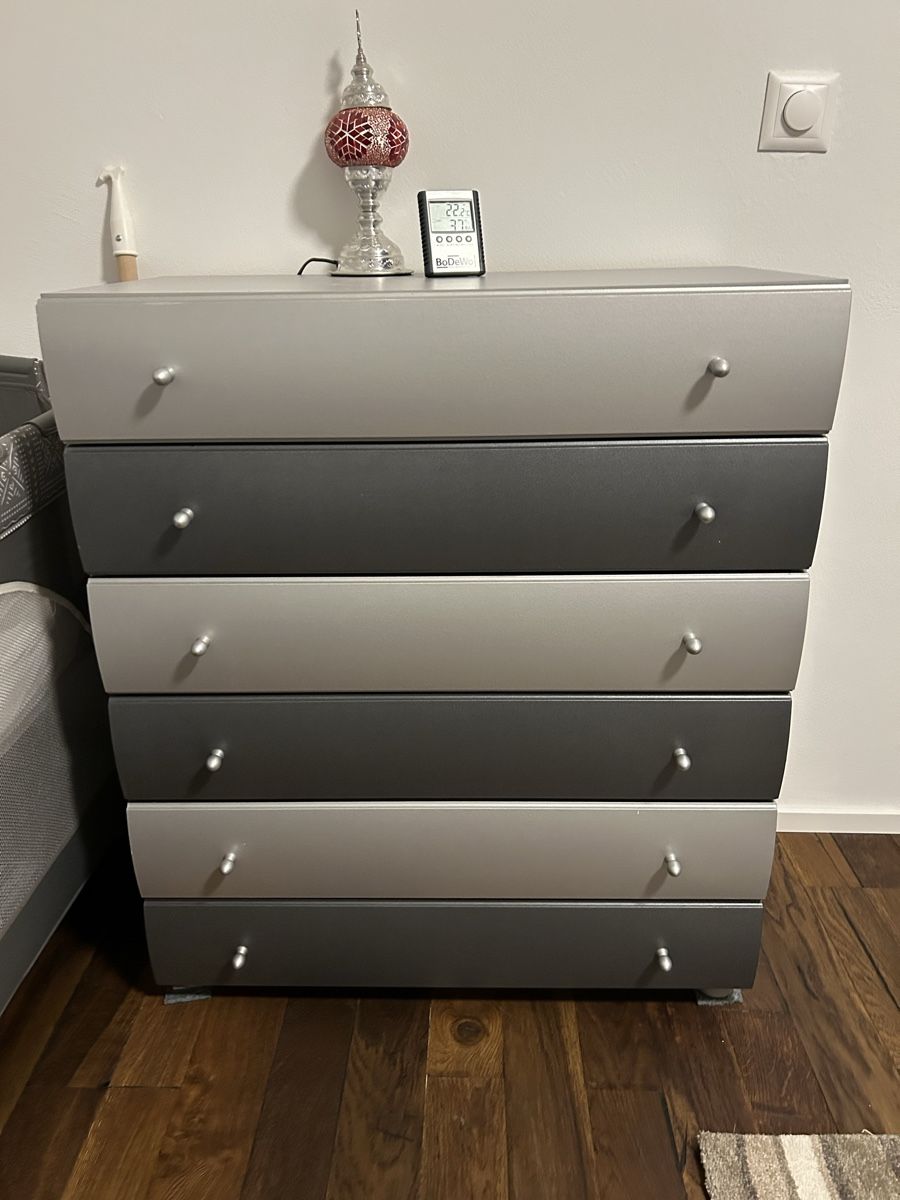 Cassettiere: Sideboard grau – Usato da Hombrechtikon venduto da Etagere92