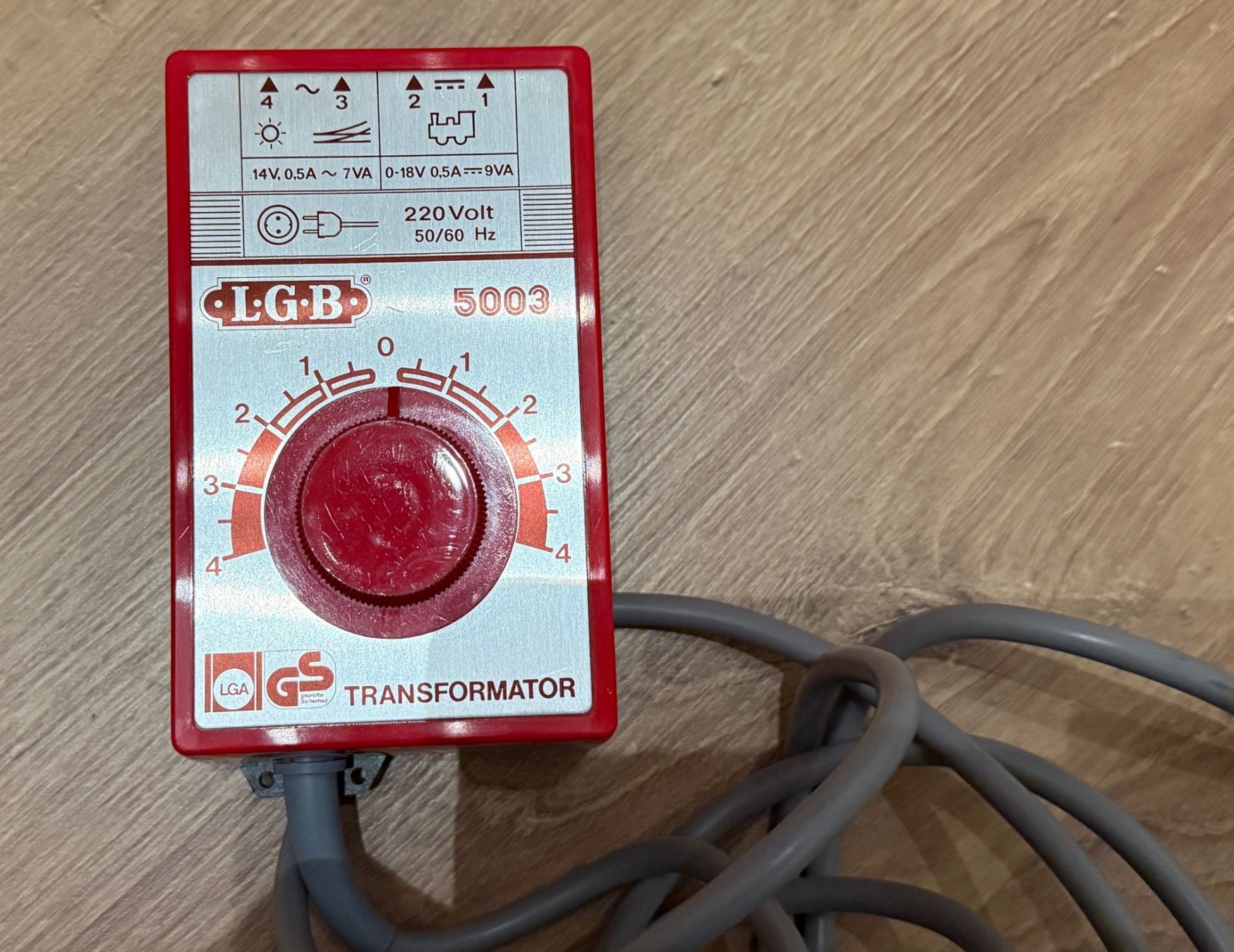 LGB Modellini di ferrovie: LGB Trafo 5003 - 220 Volt - 50/60 Hz – Usato da Samedan venduto da Gischpel25