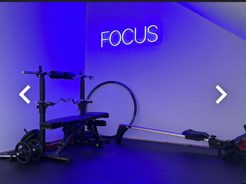 Lampade: Blaues Neon Leuchtschild “FOCUS" – Usato da Zürich venduto da cfh_cg22 3