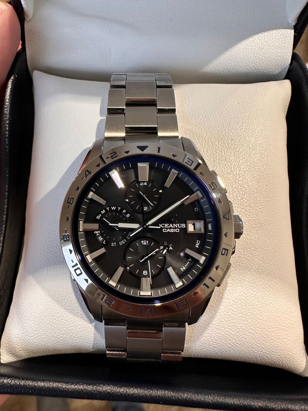 Casio Orologi: Casio Oceanus Radio Wave Solar - Neuve jamais portée! – Nuovo e nell'imballaggio originale da Boudry venduto da magelan01
