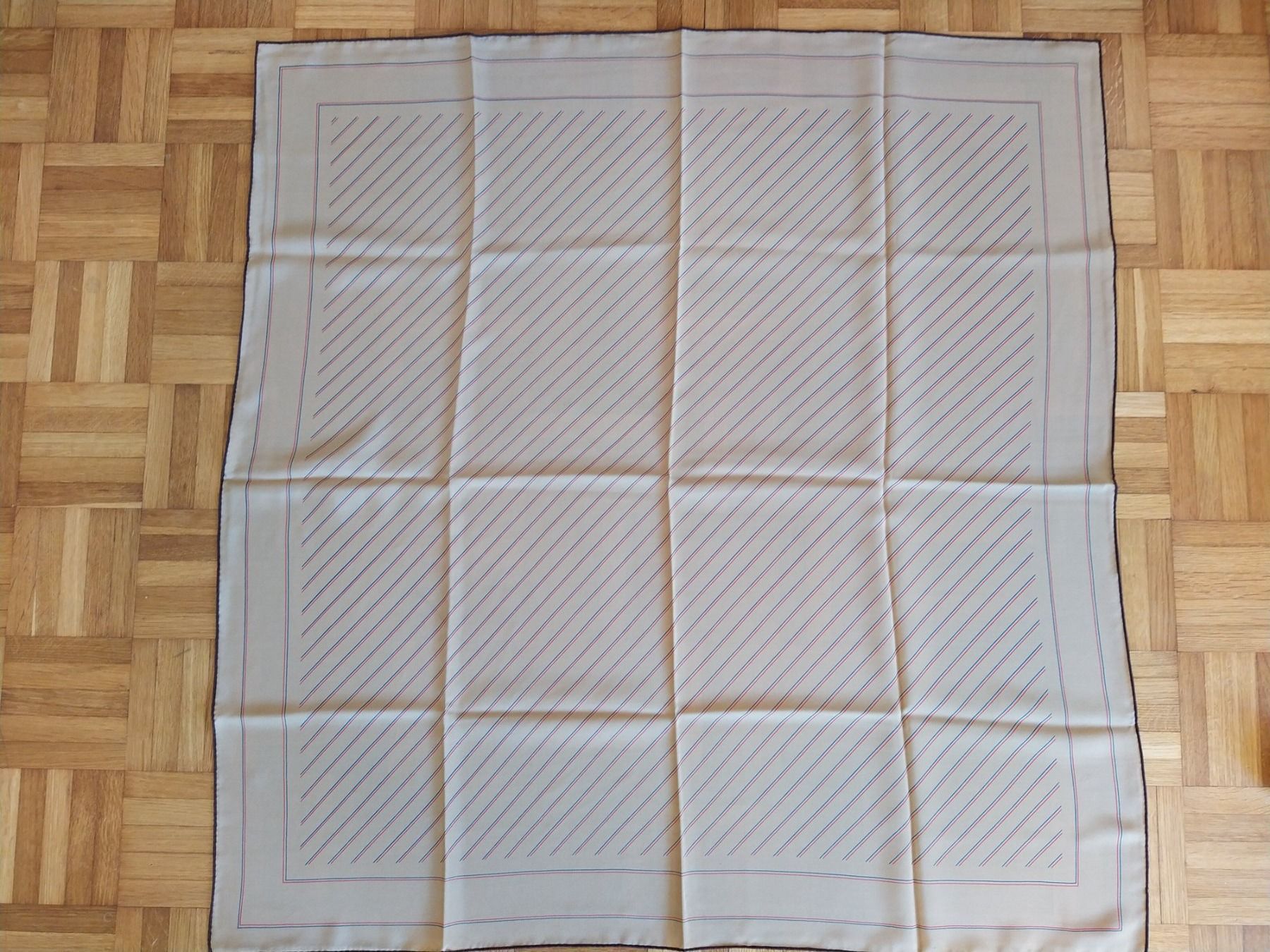 Foulards, Tücher & Schals: Foulard 'beige' – Gebraucht aus Triesen von stephanieschurti 3