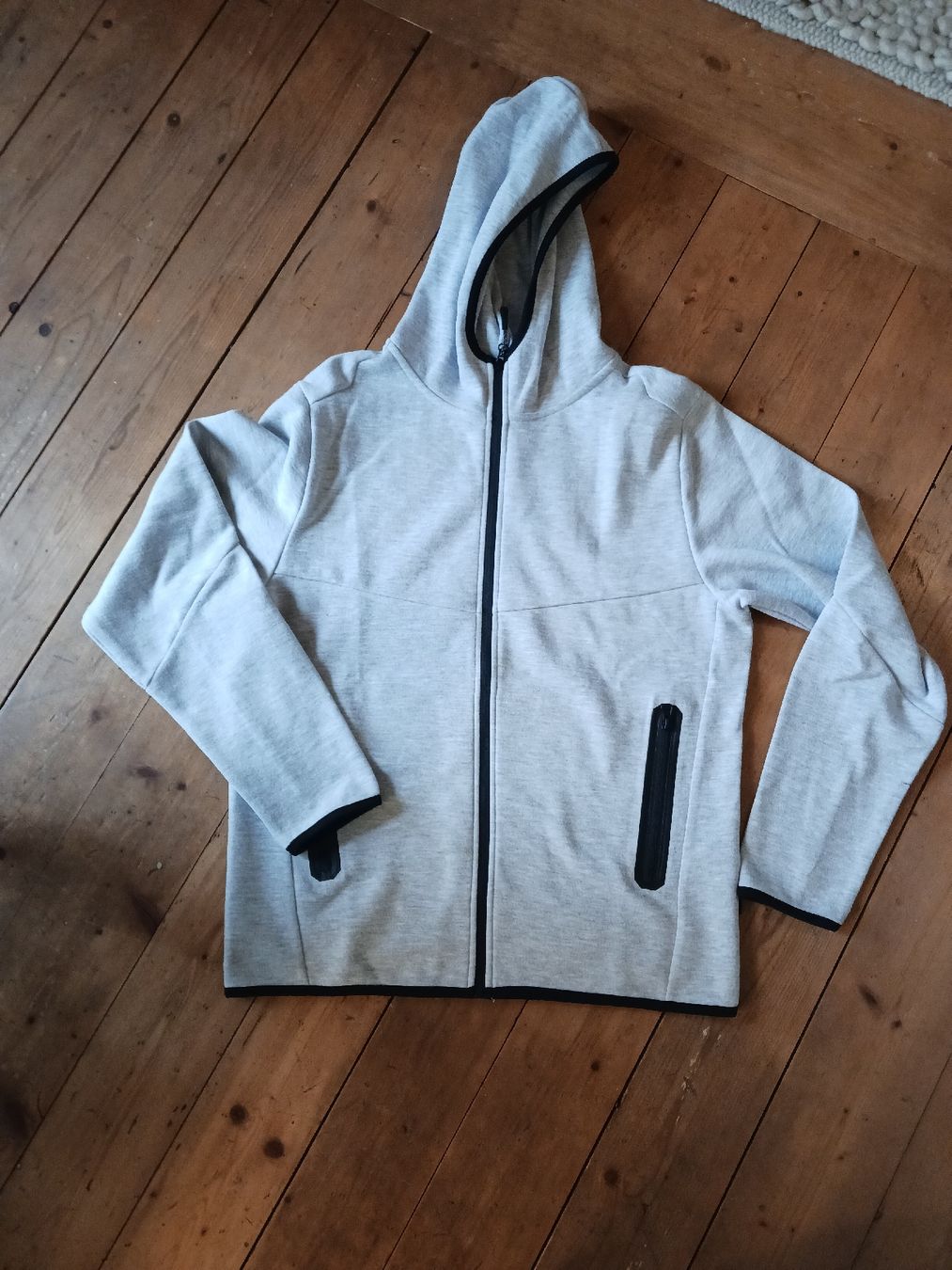 Maglioni & Felpe: Hoodie-Set – Usato da Winterthur venduto da chickenleg 1