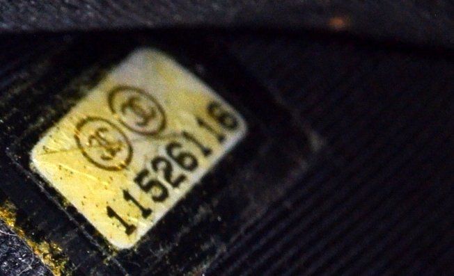 Chanel Portamonete: Portefeuille Chanel Wallet – Usato da Collonges venduto da Auganien 8