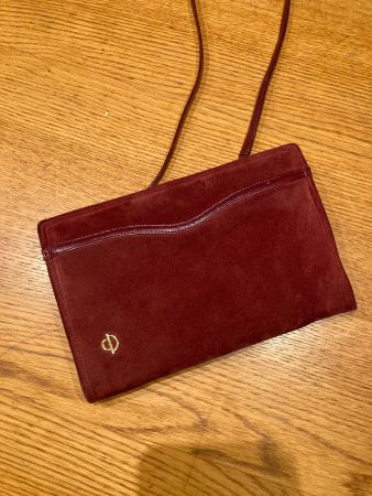 Elegante Vintage Wildleder Clutch in Weinrot