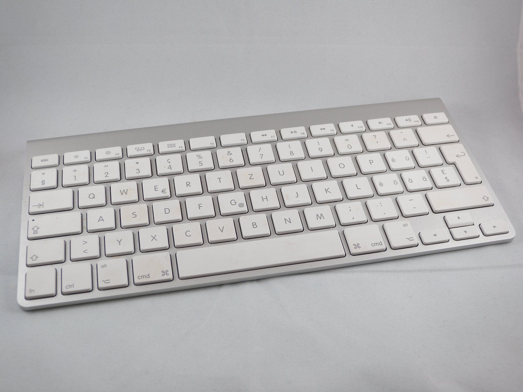 Apple Tastiere: Apple Wireless Keyboard ab 1.- mit OVP – Usato da Gordola venduto da ludens