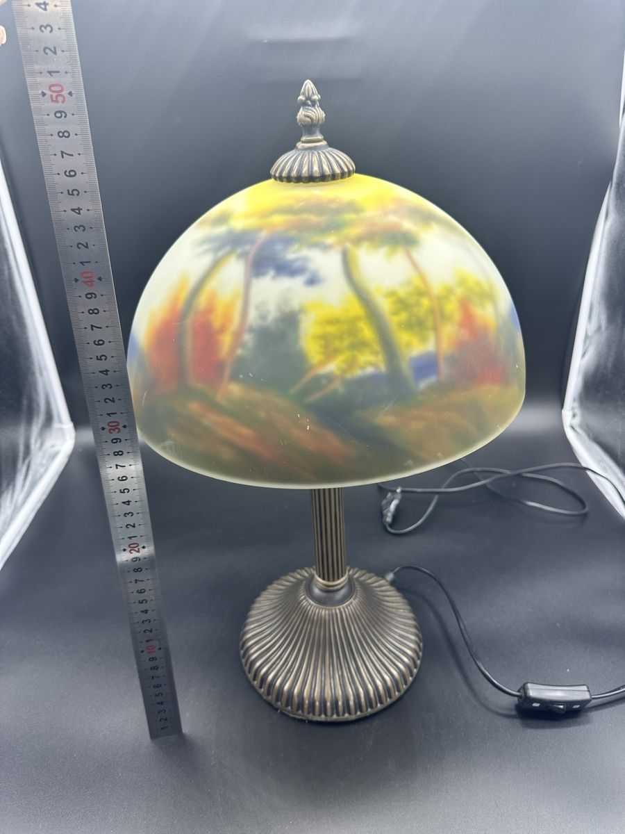 Lampade: Vintage Reverse Painted Glass Table Lamp – Usato da Villmergen venduto da JacRon 5