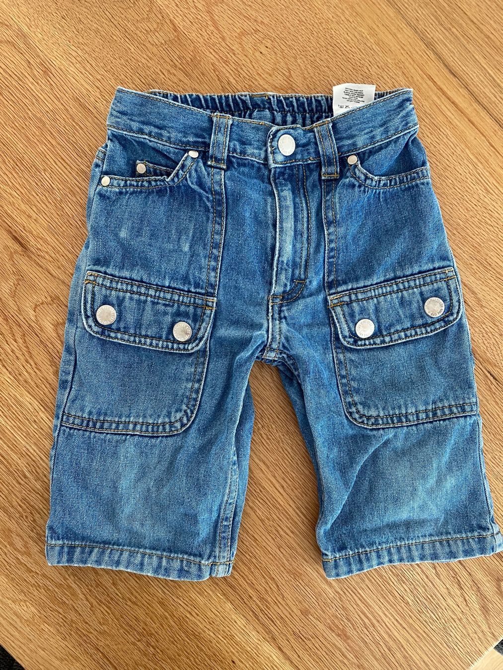 H&M Pantaloni: Kurze Hose Mädchen 98 Jeans Denim – Usato da Trachslau venduto da RetoM1982