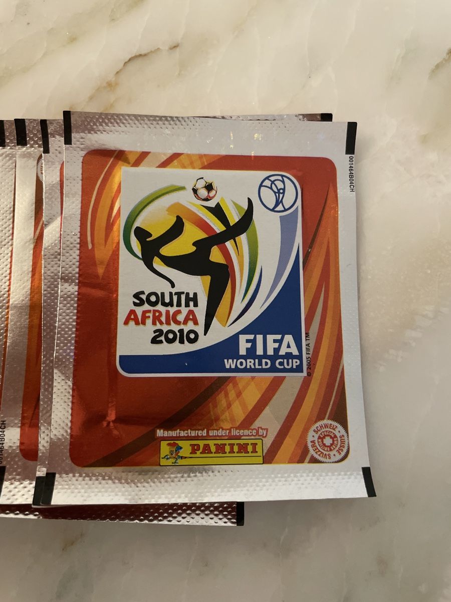 Panini Sammelbilder & Trading cards: Panini WM 2010 verschlossene Sticker – Neu und originalverpackt aus Hochdorf von  1