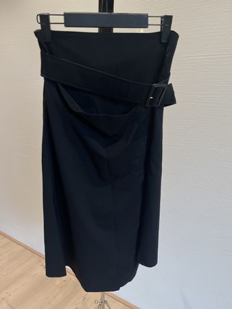 Schwarzer Hugo Boss Rock, Gr.36, asymmetrisch geschnitte