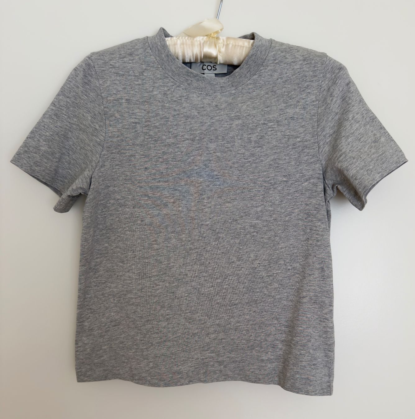Cos T-shirt: COS T-SHIRT – Usato da Zürich venduto da JessGar