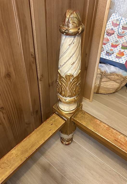 Betten: lit ancien doré – Gebraucht aus Commugny von Shopfolly 3