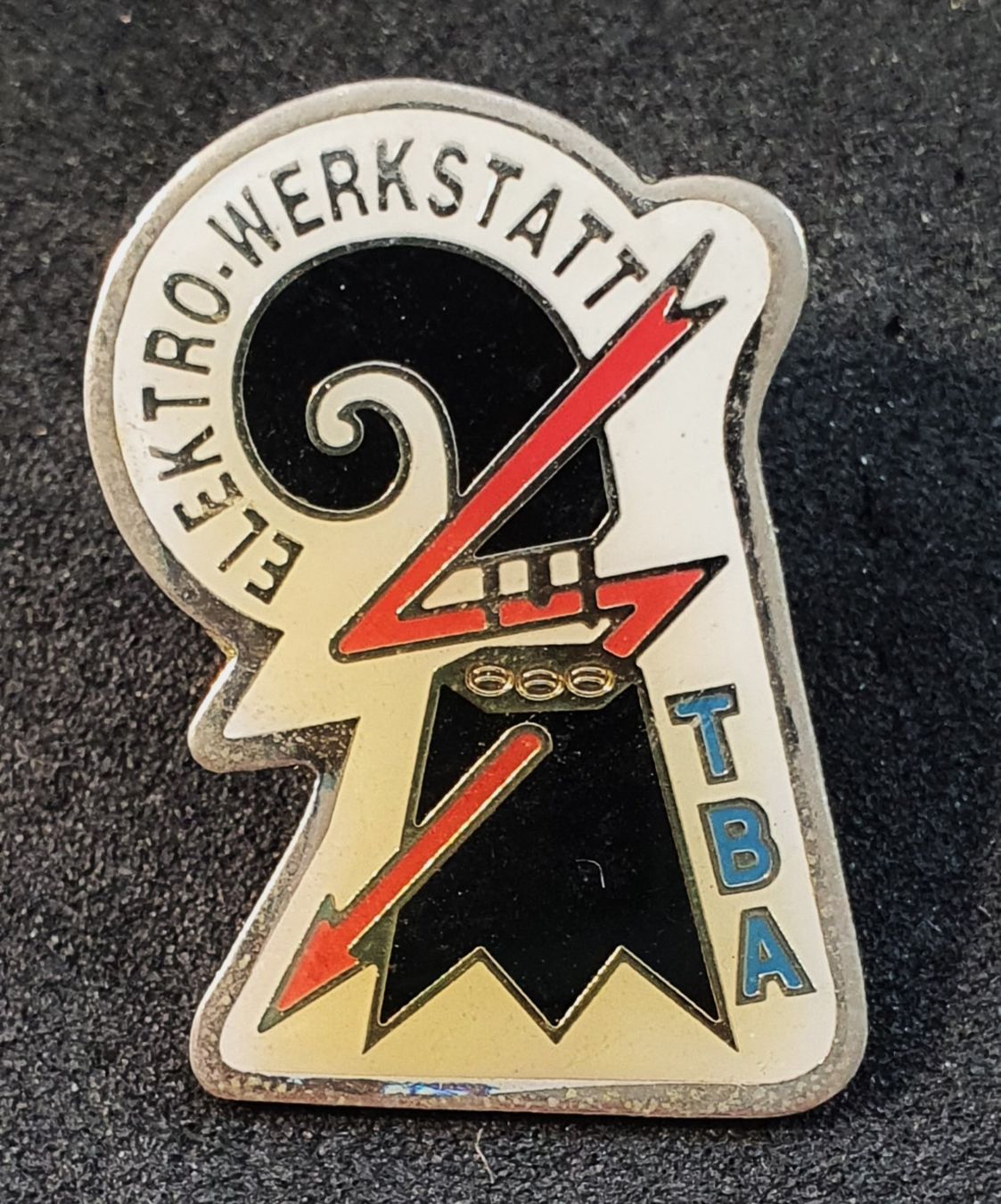 Placchette & Badge: CC049 - Pin TBA Basel Elektro - Werkstatt Baslerstab Blitz – Usato da Reinach BL venduto da Boston-Verkauf