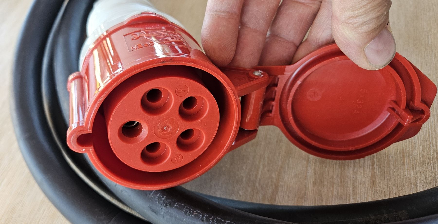Kabel: Rallonge électrique triphasée de qualité profession 400V 32A – Gebraucht aus Froideville von Travailbienfait 2
