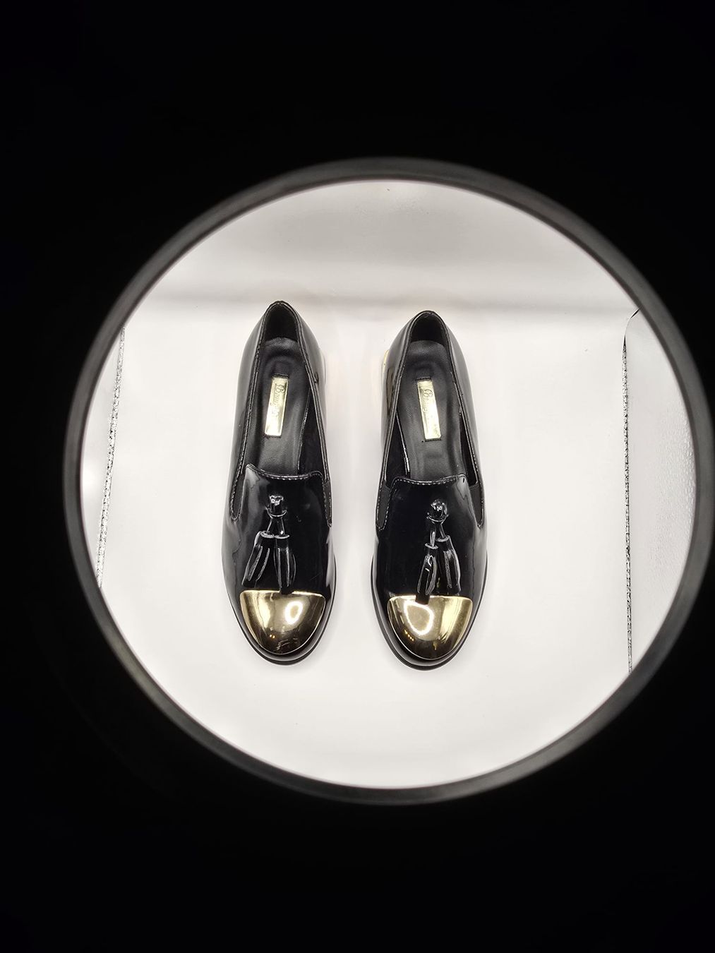 Damenschuhe: Mocassins noirs vernis bout doré taille 36 – Neu (gemäss Beschreibung) aus Neuchâtel von mel_6m7r 1