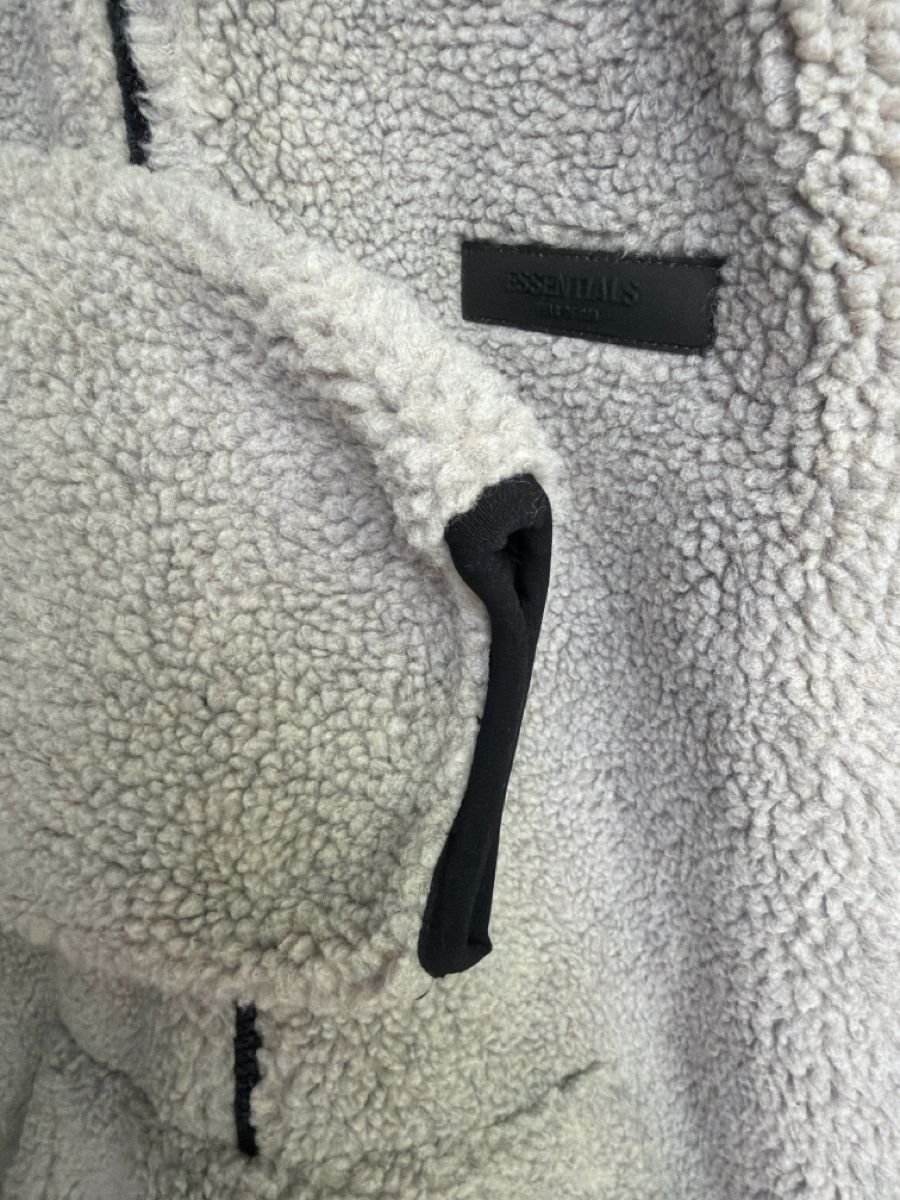 Maglioni & Felpe: Essentials Fleece Pulli - hält dich warm im Winter! – Usato da Dübendorf venduto da ate_w959 4