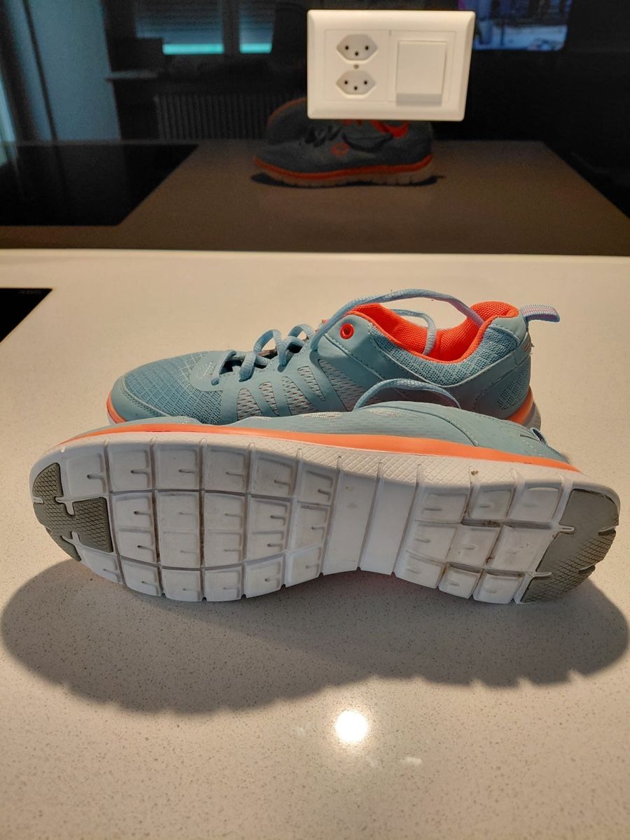 Scarpe da donna: Frauen Sportschuhe - Gr.39 – Nuovo (secondo la descrizione) da Grenchen venduto da lia51 3
