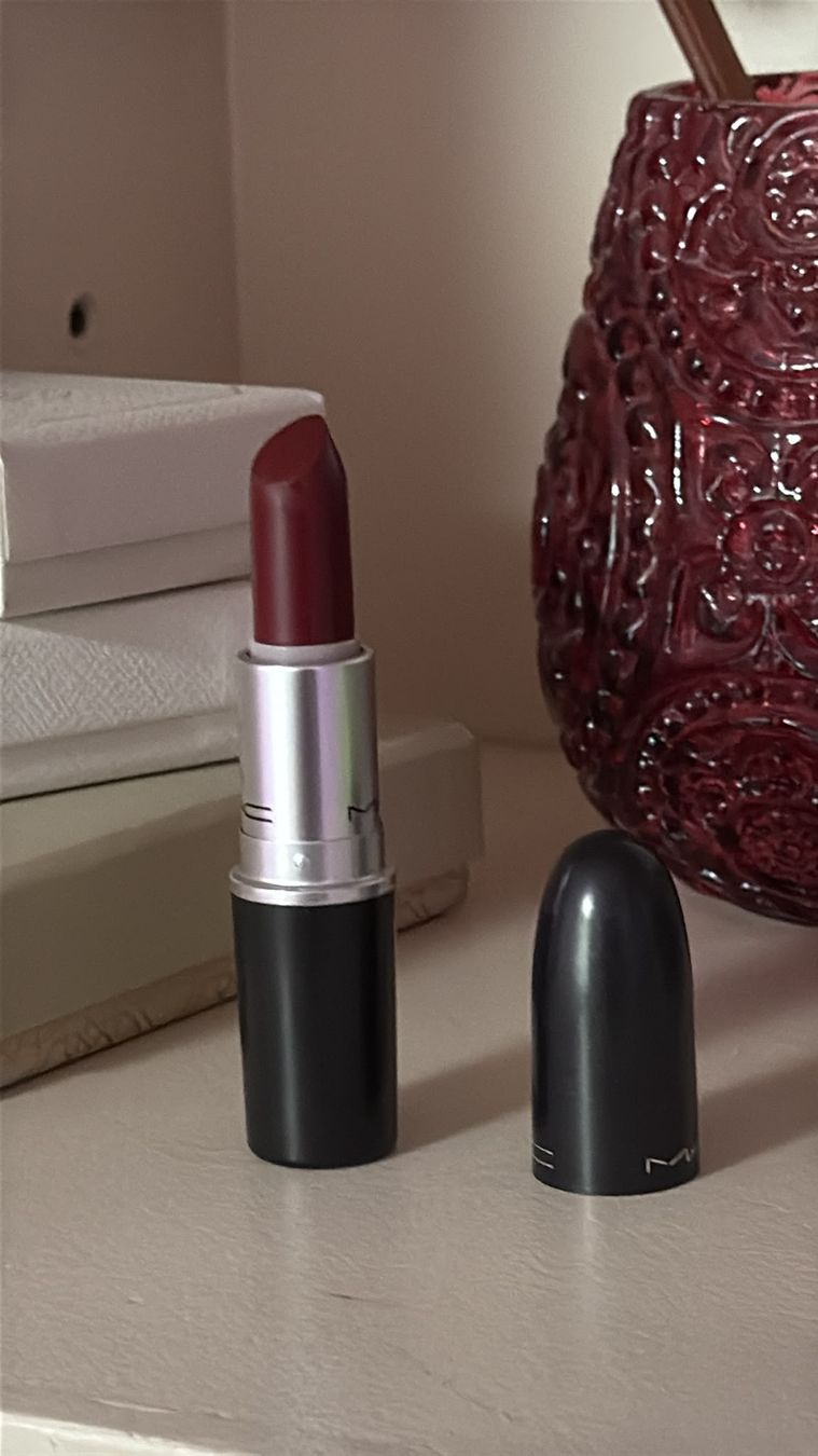 Mac Cosmetics Maquillage: MAC Lippenstift verschiedene Farben  – D'occasion à Netstal par Queen37
