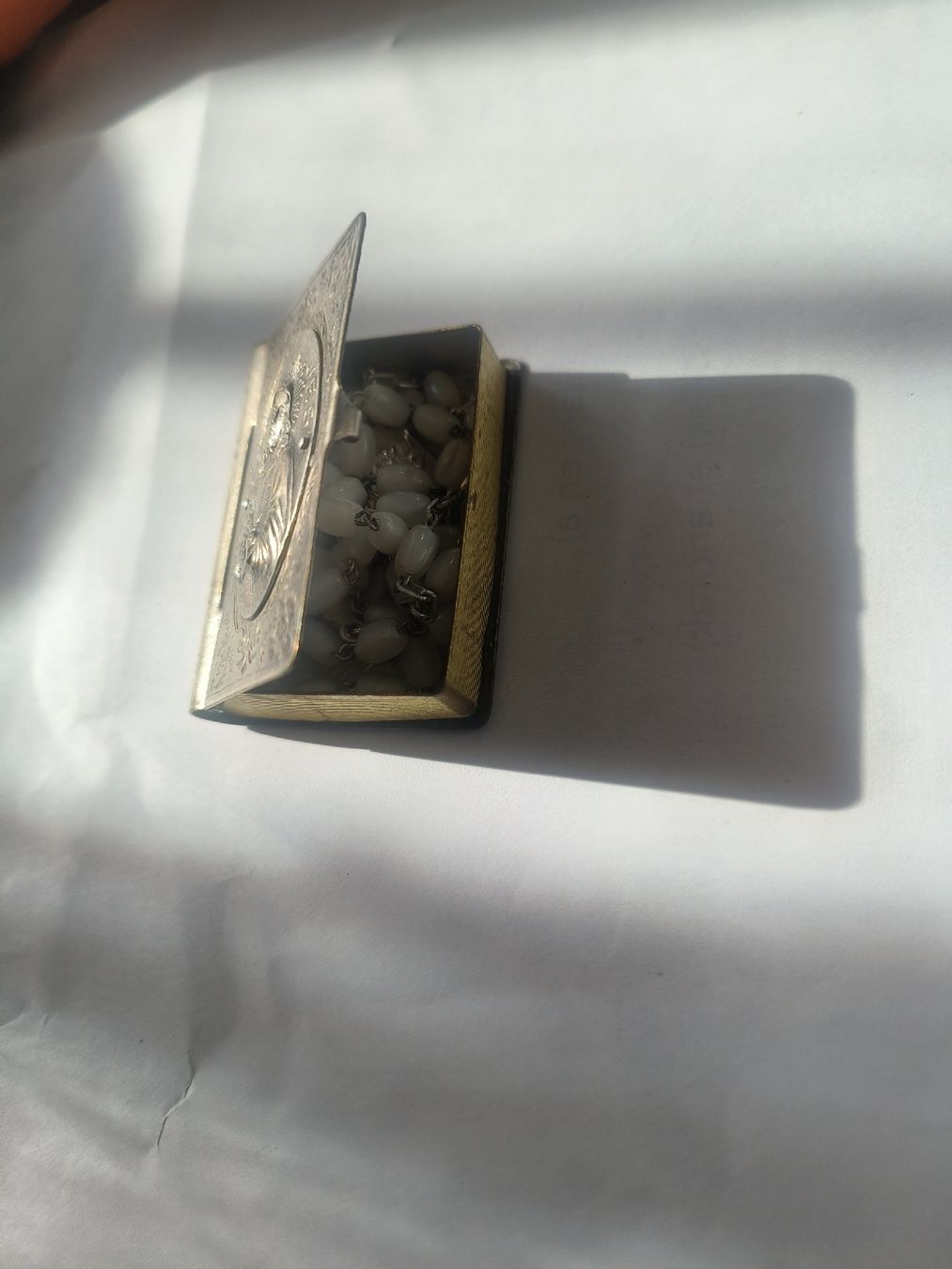 Altri gioielli: bijoux anciens chapelet +sa petite boîte objets de devotion – Usato da Pampigny venduto da Nathbn 1