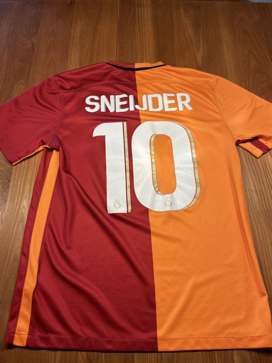Galatasaray Canottiere & Pantaloni: Trikot Galatasaray Snejider#10 – Usato da Besenbüren venduto da eri_j8j6 2