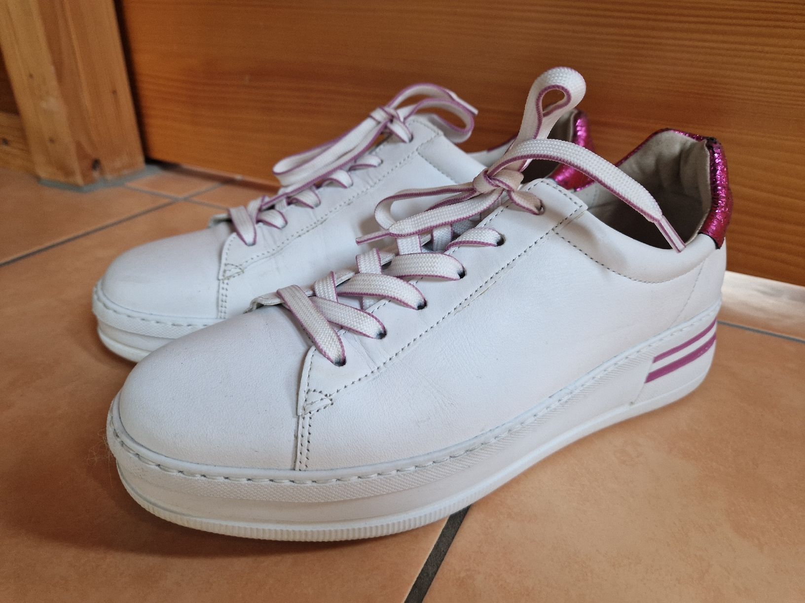 Gabor Chaussures femmes: Gabor Sneaker weiss/pink 38 – D'occasion à Lichtensteig par Cocabana_16 1
