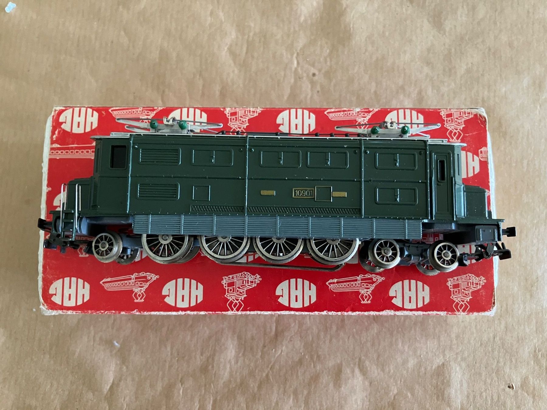 Hag Modellini di ferrovie: HAG Ae 4/7 10901 der SBB, Art. Nr. 140 – Difettoso da Bütschwil venduto da Semaphor 1