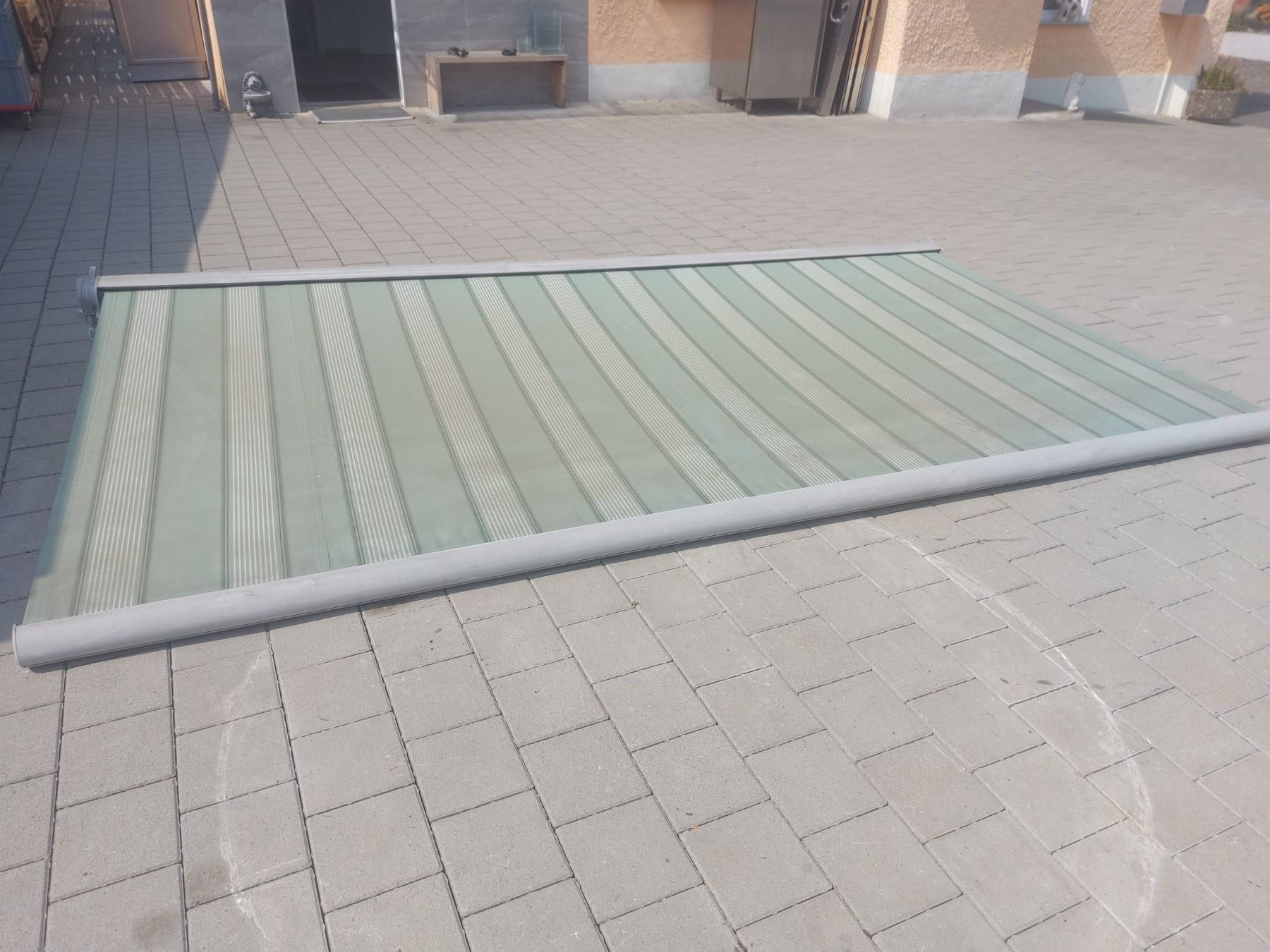 Stobag Marquises: Markise mit Gestell hellgrün gestreift ca. 360x200cm – D'occasion à Rheinau par profitronic.shop 9