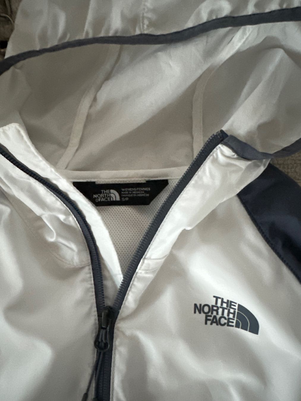 North Face Jacken: Windjacke | The North Face – Gebraucht aus Horgen von naomijlo 2