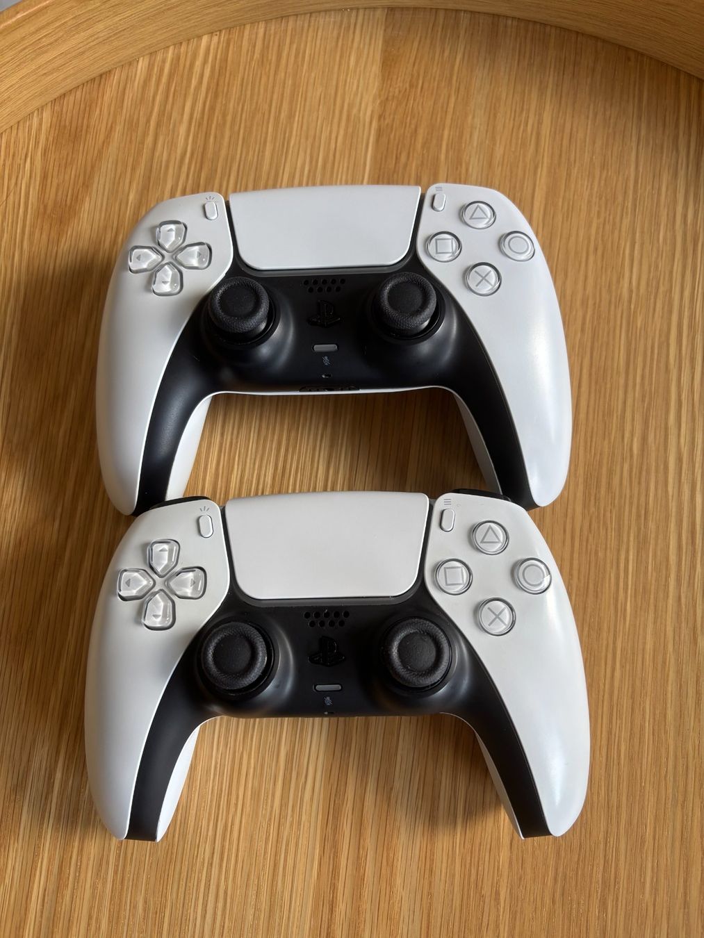 Sony Consoles: PlayStation 5 Digital Edition + 1 TB SSD + 2 Controller, OVP – D'occasion à Zürich par hat_5r2r 3