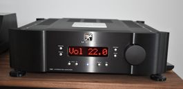 MOON 700i v2 High-End Vollverstärker – Referenzklasse