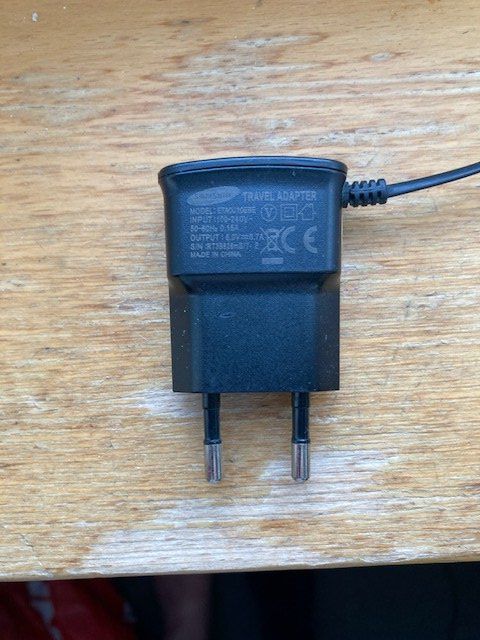 Samsung Chargements: Samsung Ladekabel Model ETAOU10EBE – D'occasion à Untervaz par AndreaC04