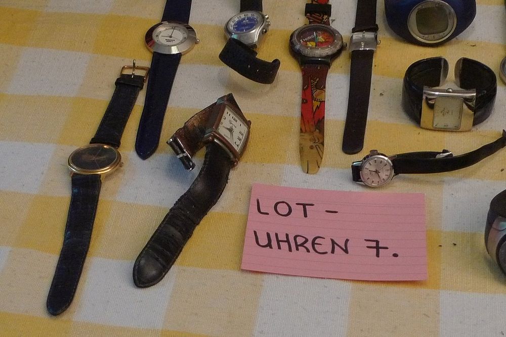 Orologi: LOT-UHREN 7. – Difettoso da Bern venduto da bn1640 3