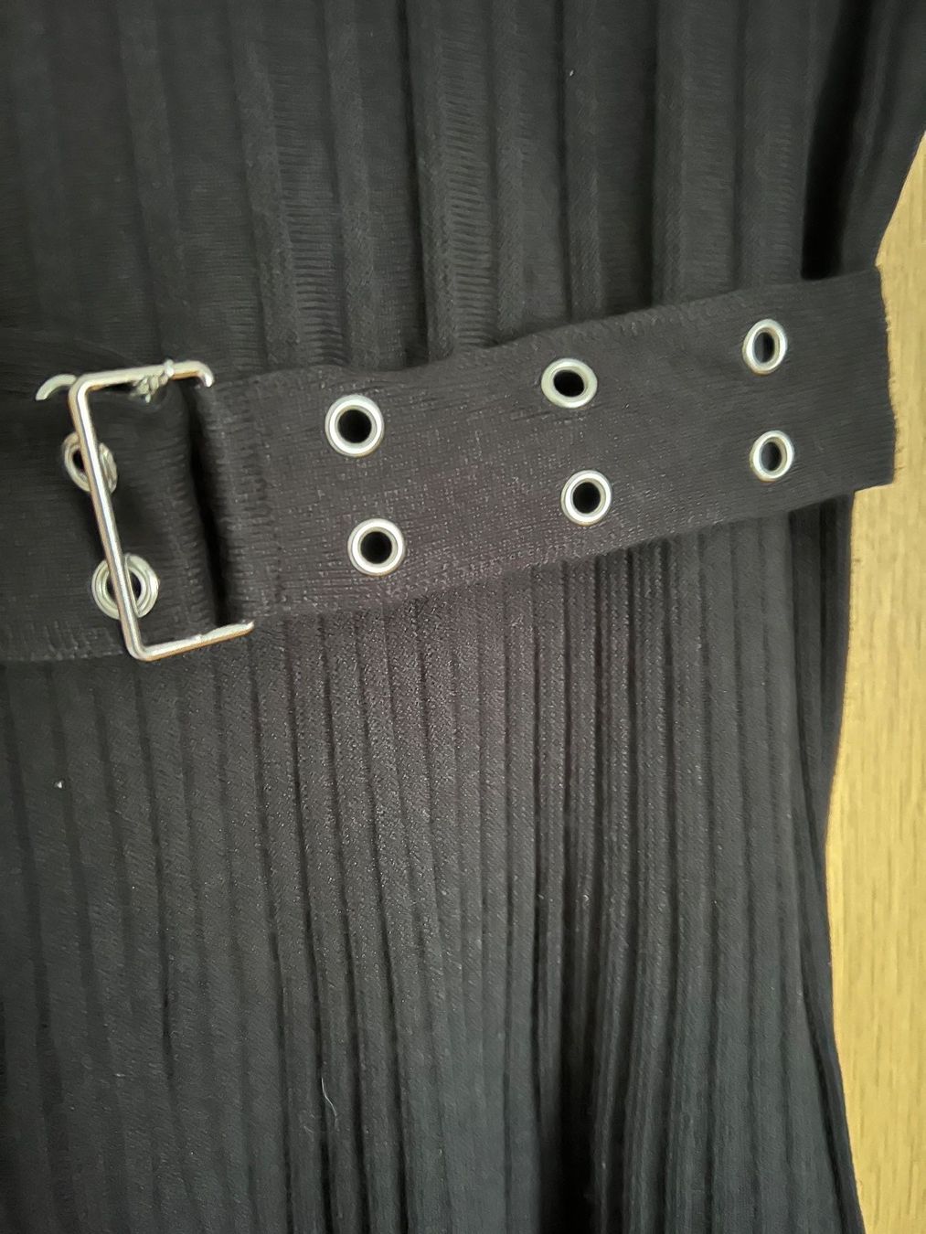 Guess Vestiti: Strikkleid GUESS M – Usato da Nürensdorf venduto da and_5tlm 2