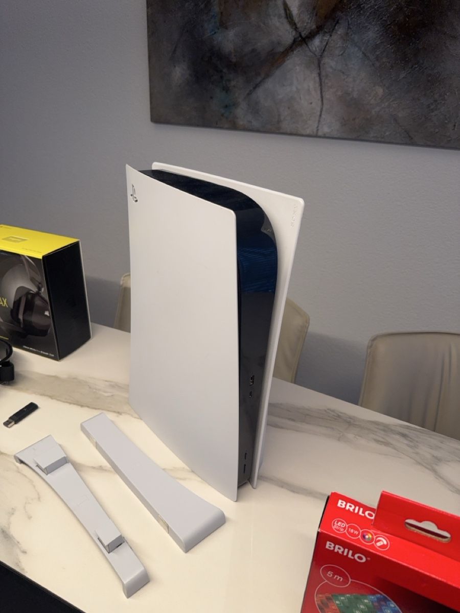 Sony Consoles: PlayStation 5 2021 Bundle ab 1.- !! – D'occasion à Kloten par Raresets_CH 2