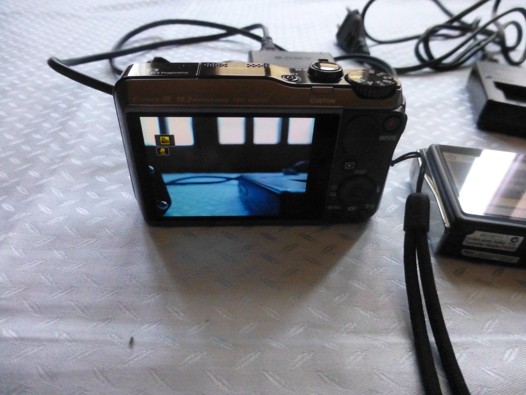 Sony Fotocamera: zwei Digitalkameras von Nikon & Sony – Usato da Würenlingen venduto da drago56 8