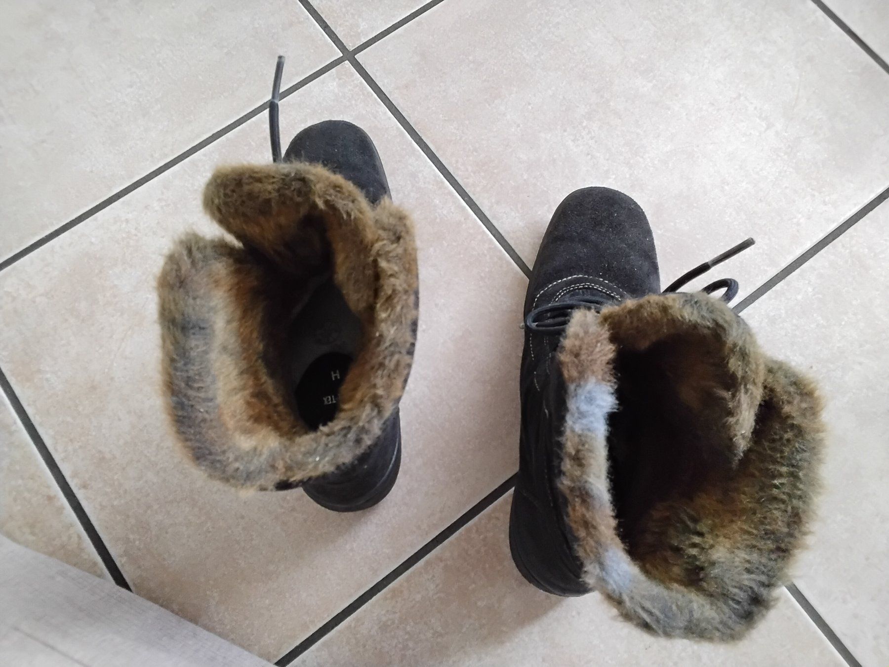 Ara Damenschuhe: Bottines fourrées  ARA Gore-Tex noires T37 – Neu und originalverpackt aus chêne-bourg von patty190 2