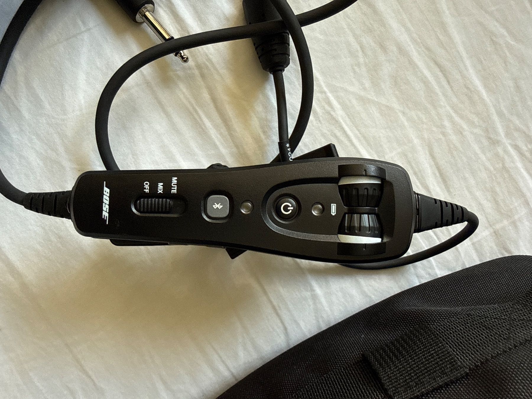 Bose Cuffie: NEU Bose Aviation Headset A20 | inkl. Tasche – Nuovo (secondo la descrizione) da Zürich venduto da rch_769v 3