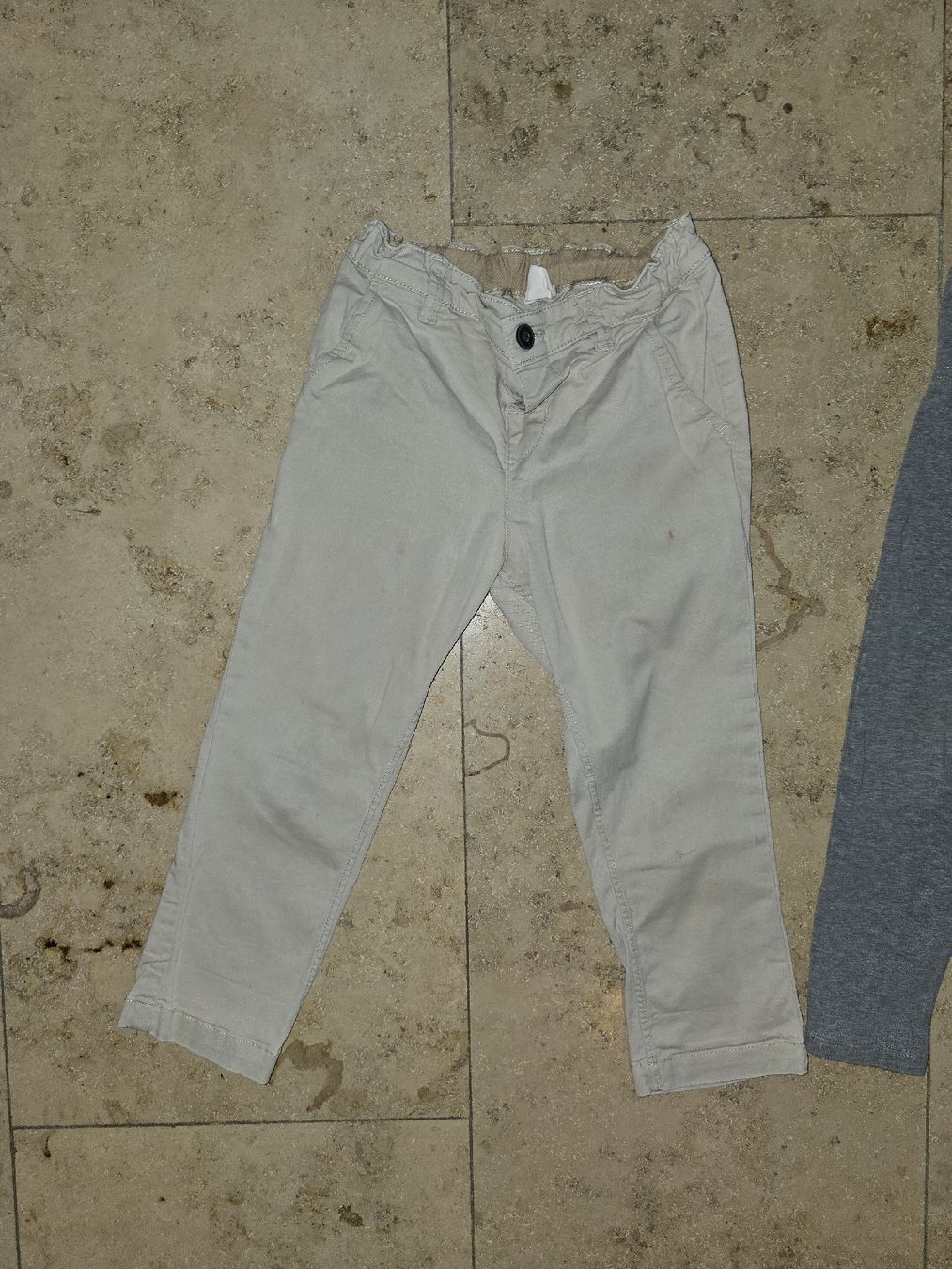 Lotti & Set di vestiti: Kinderhosen, 3er Set, Gr. 98/104 – Usato da Lommiswil venduto da PositiveVibe 1