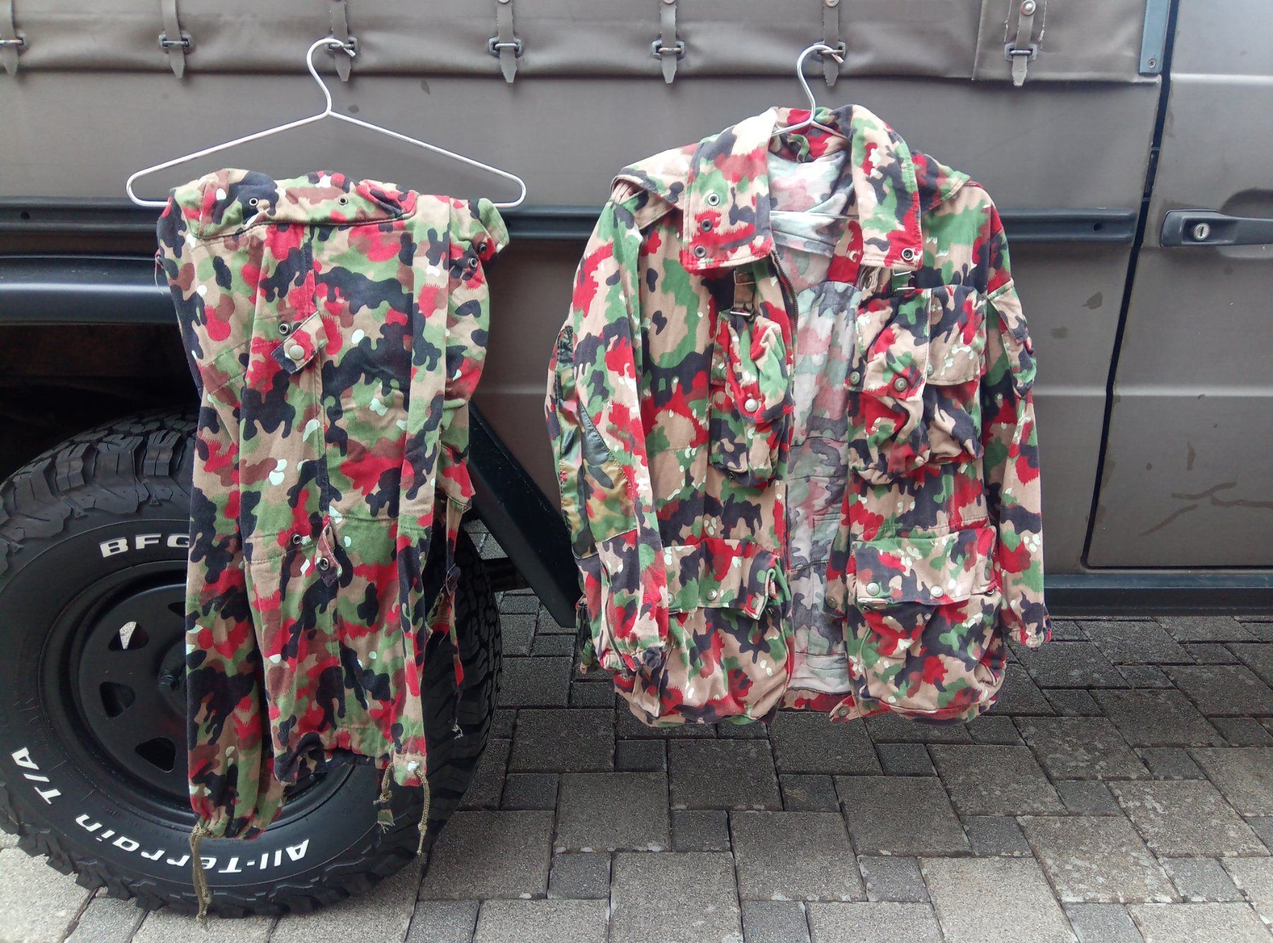 Schweizer Armee Uniformen: Kampfanzug Schweizer Armee Taz 83 – Gebraucht aus Safenwil von