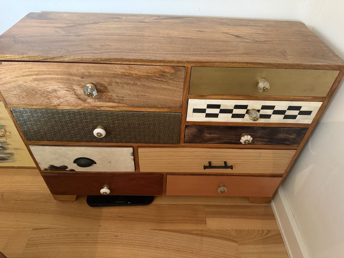 Cassettiere: Kommode mit 9 Schubladen Holz Landhausstil gebraucht – Usato da Therwil venduto da massimo_gino