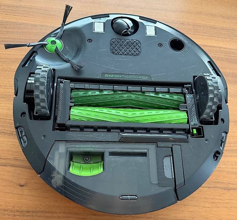 Irobot Aspirapolveri & Accessori: iRobot Romba J7+ – Usato da Bercher venduto da Mickyfuncky 2