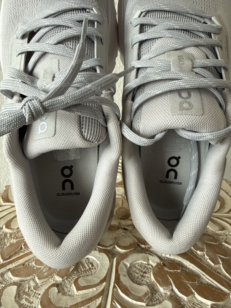 On Herrenschuhe: On cloud Cloudflyer 5 Grösse 42 fast neu – Neu (gemäss Beschreibung) aus Zürich von sha_vw65 9
